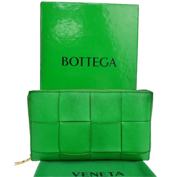 BOTTEGA VENETA CASSETTE ZIP AROUND WALLET PARAKEET - Picture 1 of 14